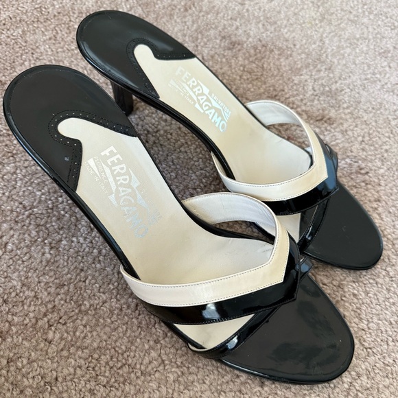 Salvatore Ferragamo Patent Leather Slides Sandals Two Tone Kitten Heel - Picture 5 of 12